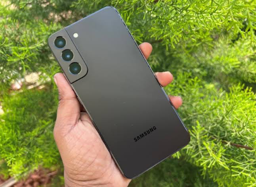 Buy SAMSUNG S22, ₹22500 on SellInSeconds
